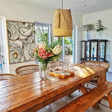 Spacious 4 Bedroom Beach House With Pool Durban Exterior photo