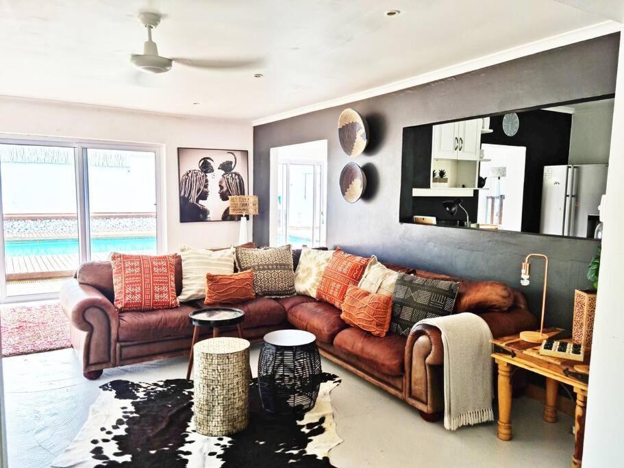 Spacious 4 Bedroom House With Pool