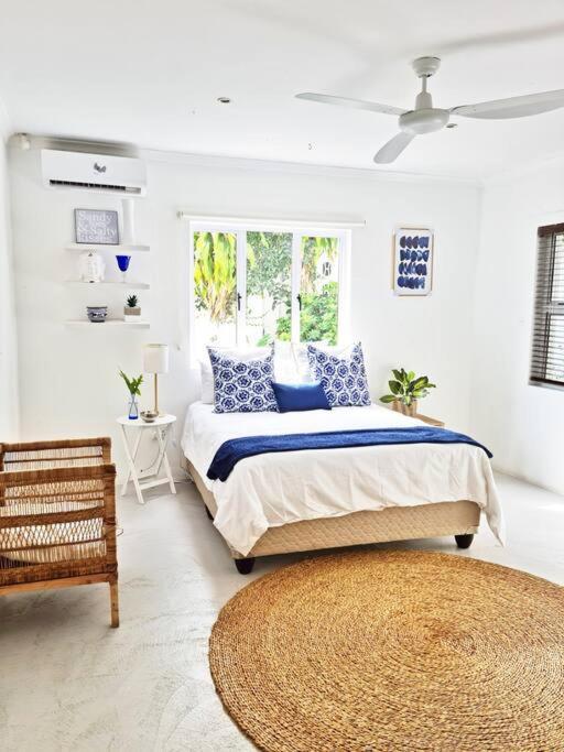 Spacious 4 Bedroom House With Pool *