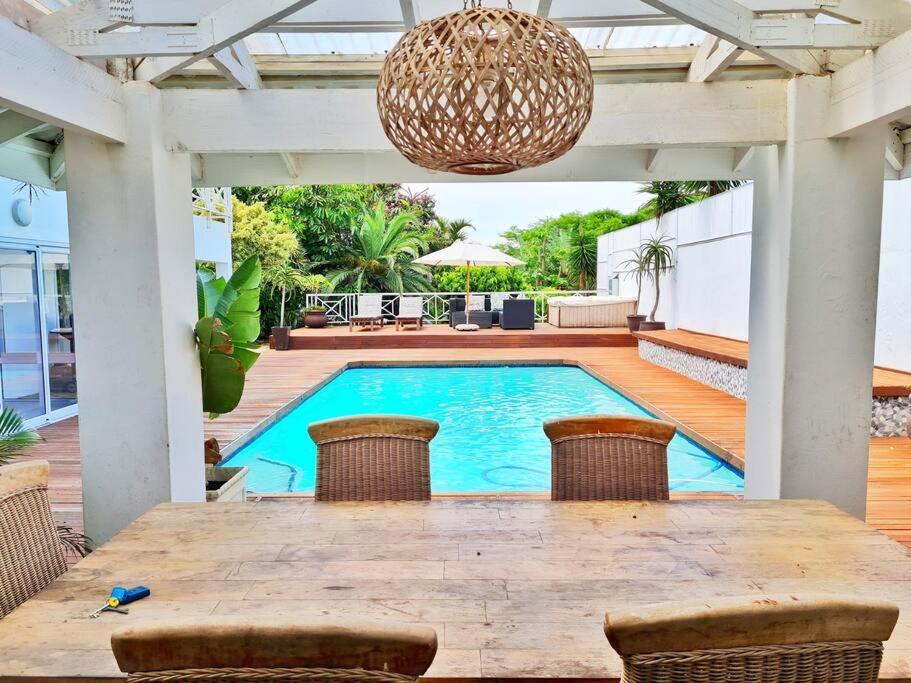 Spacious 4 Bedroom House With Pool Durban